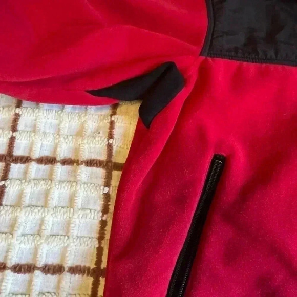 Vintage Women’s Size Medium Red  and Black Fleece Zip Up - Picture 4 of 5